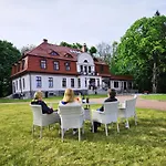 Dwor Resort Uradz