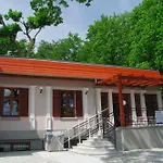 Dwor Resort *